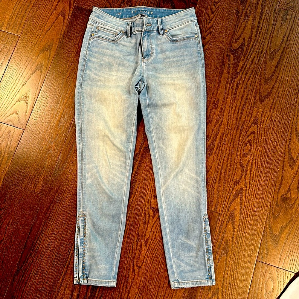 White House Black Market “The Skimmer” skinny cropped jeans. Size 2S